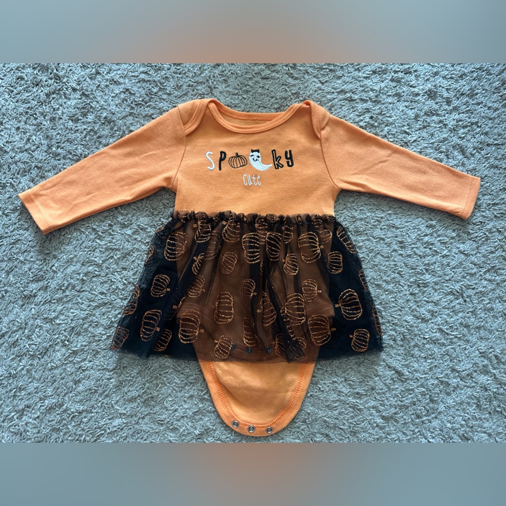 Halloween onesie 3-6 month old